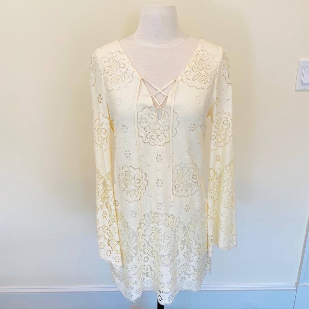 Cynthia Vincent Ivory lace shift dress